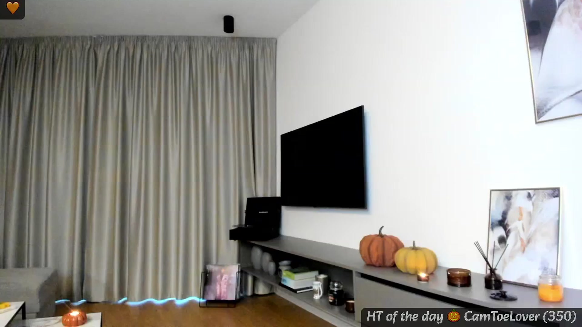 Gallery image thumbnail from Mi_Ha's myfreecams stream on, 10/13/2024, 16:44 image 13 of 20