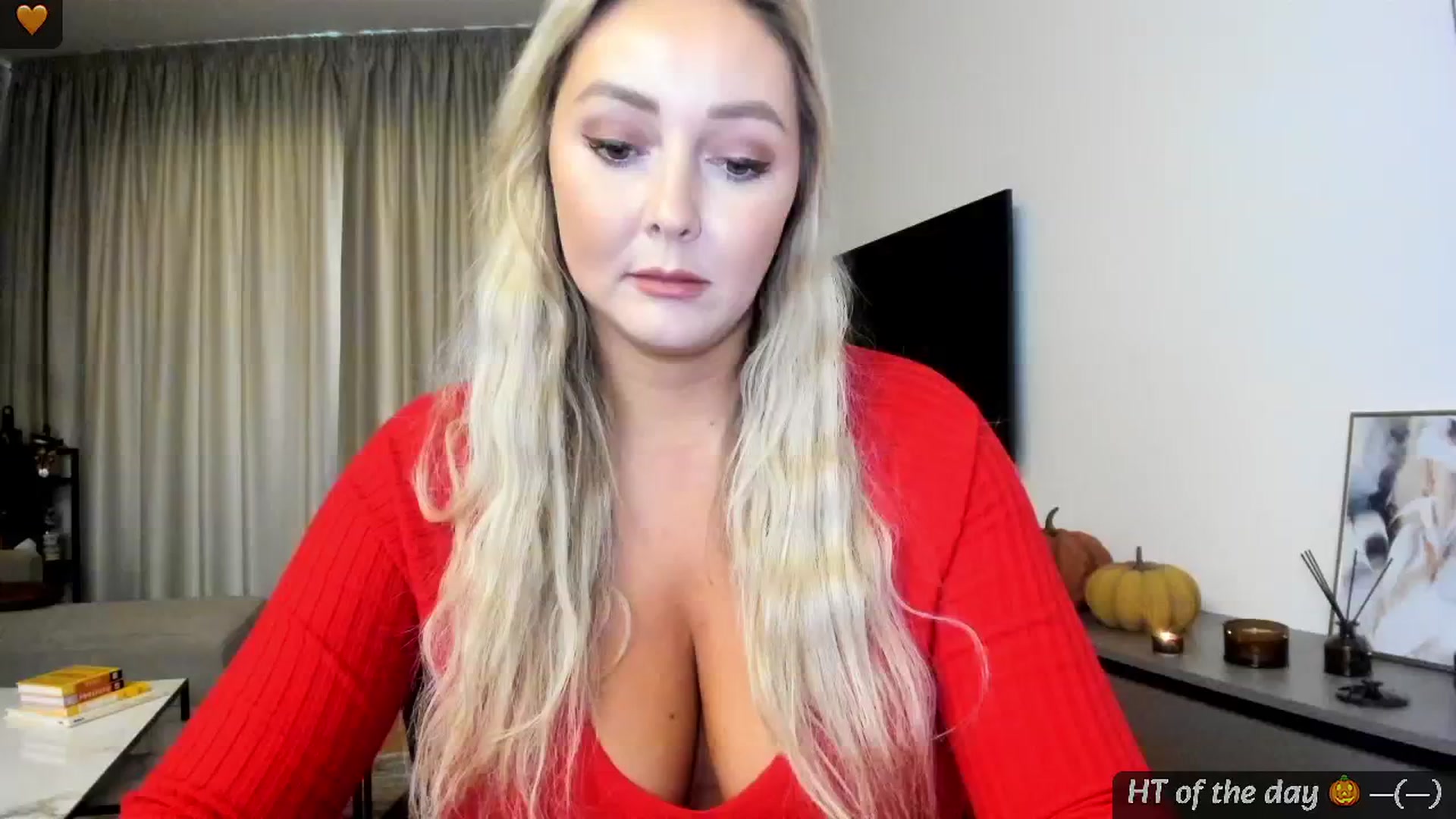 Gallery image thumbnail from Mi_Ha's myfreecams stream on, 10/14/2024, 15:31 image 1 of 20
