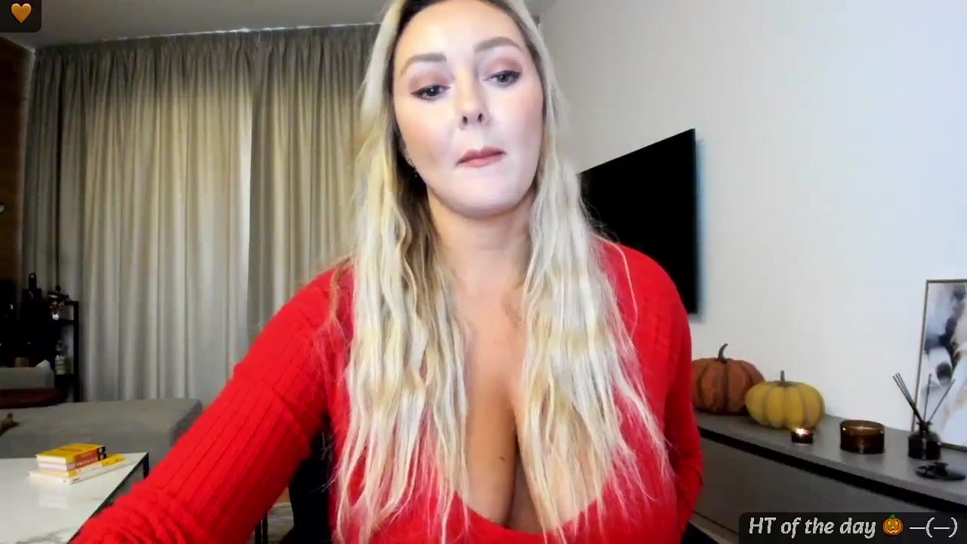 Gallery image thumbnail from Mi_Ha's myfreecams stream on, 10/14/2024, 15:31 image 2 of 20
