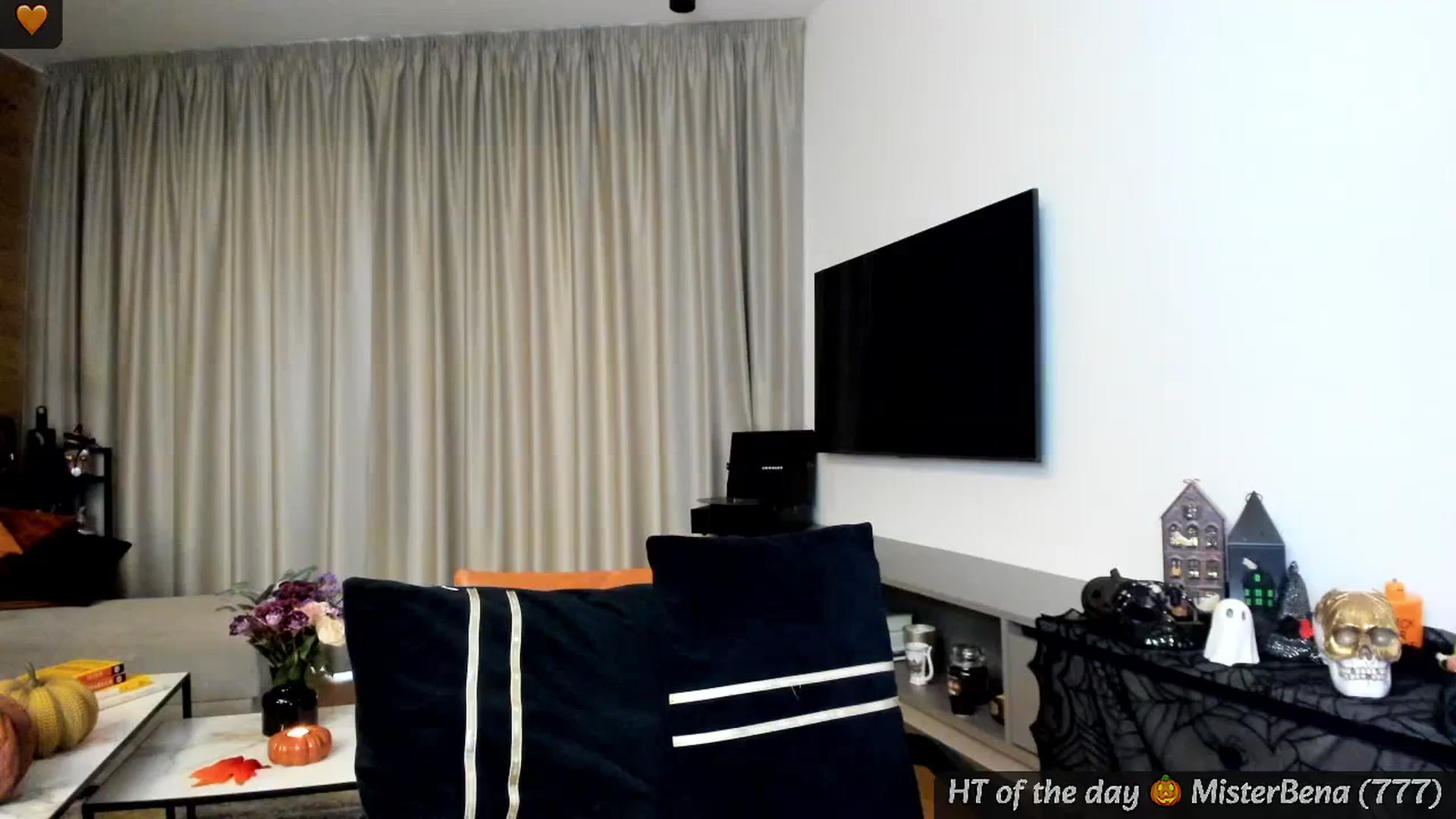 Gallery image thumbnail from Mi_Ha's myfreecams stream on, 10/18/2024, 15:40 image 12 of 20