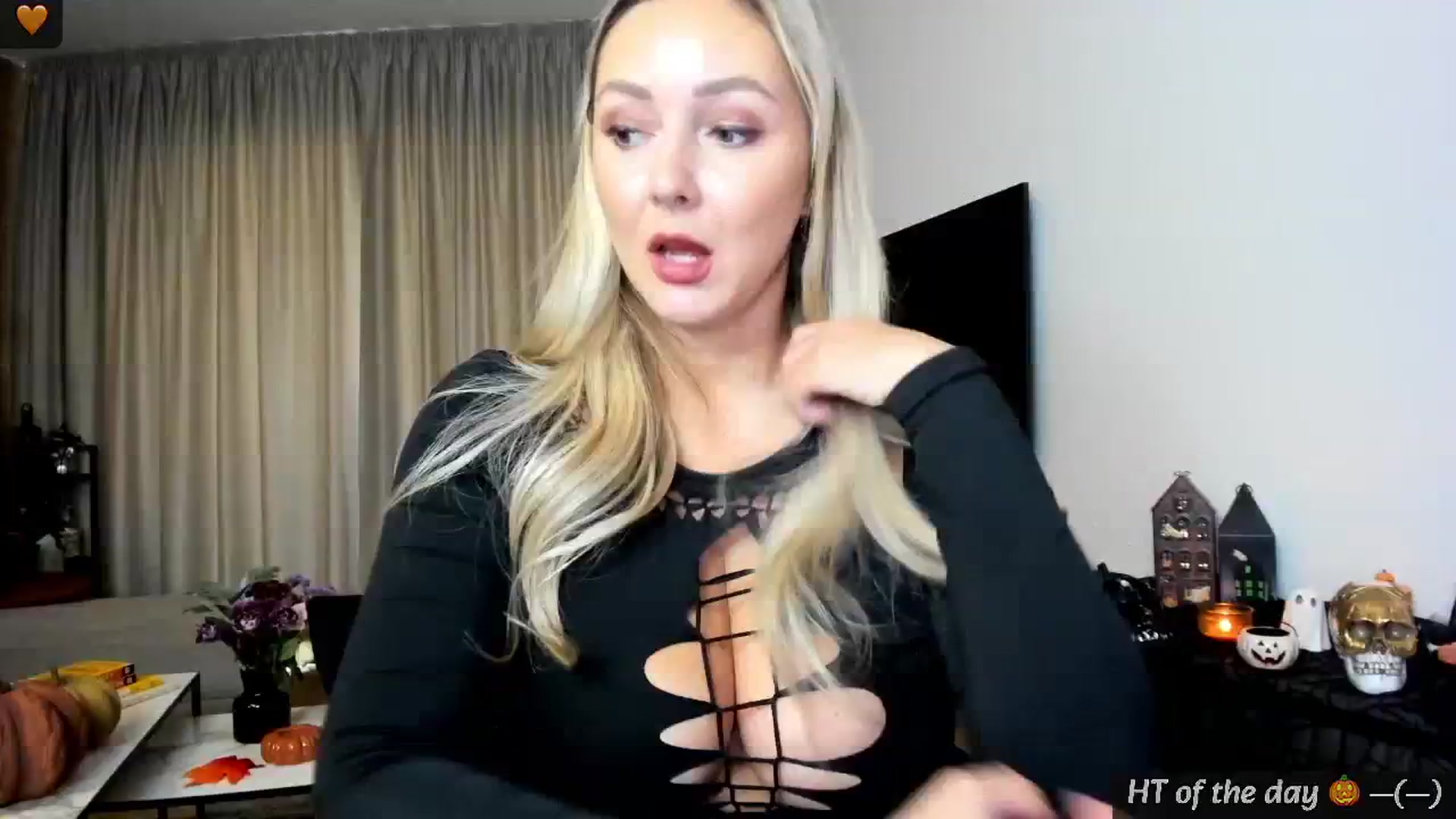 Gallery image thumbnail from Mi_Ha's myfreecams stream on, 10/20/2024, 13:10 image 4 of 20