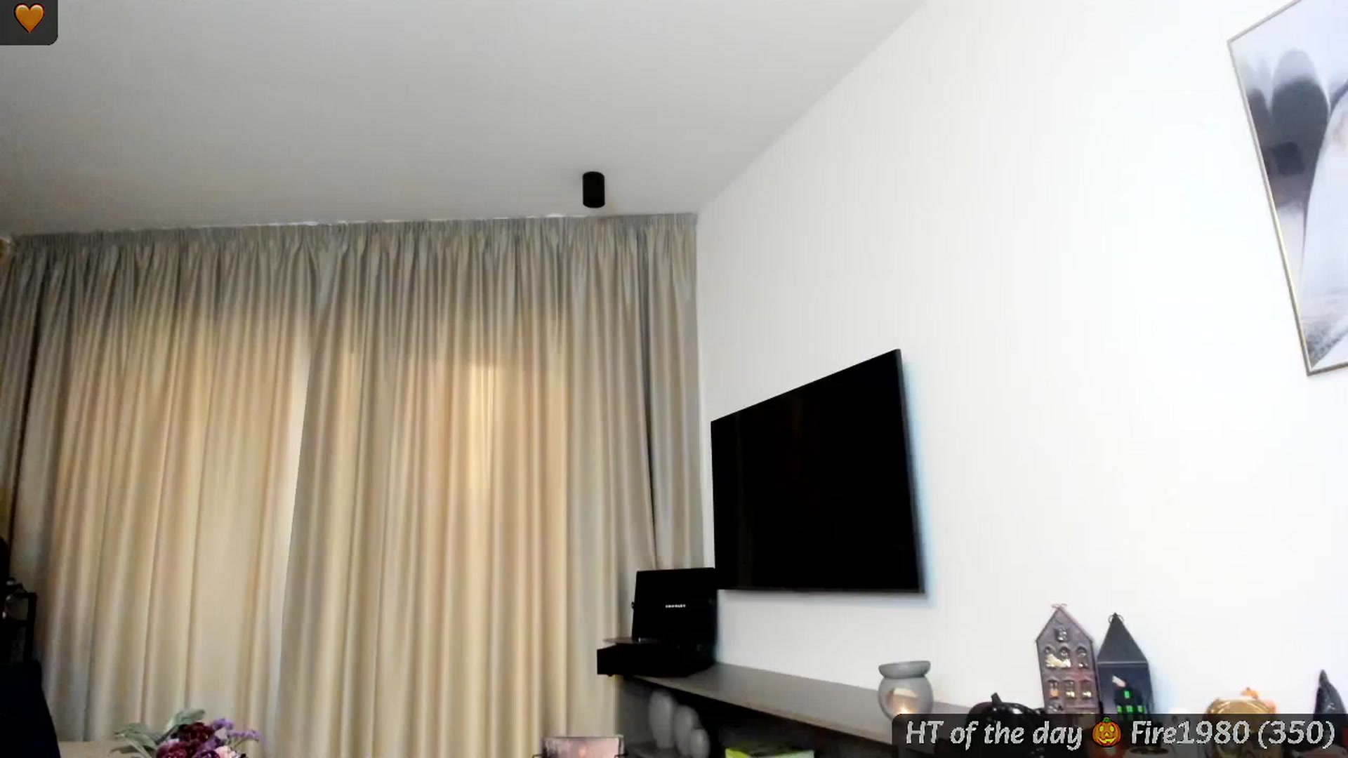 Gallery image thumbnail from Mi_Ha's myfreecams stream on, 10/20/2024, 14:33 image 13 of 20