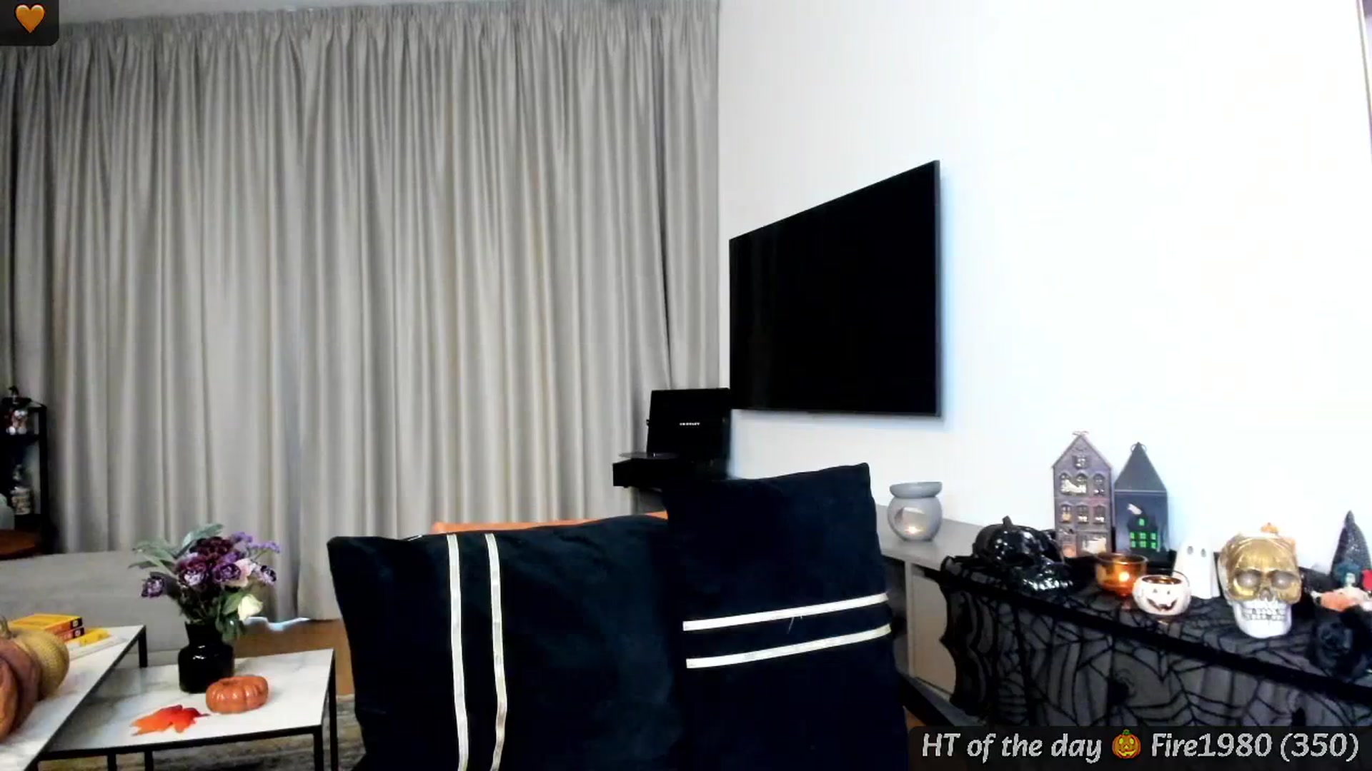 Gallery image thumbnail from Mi_Ha's myfreecams stream on, 10/20/2024, 16:45 image 3 of 20