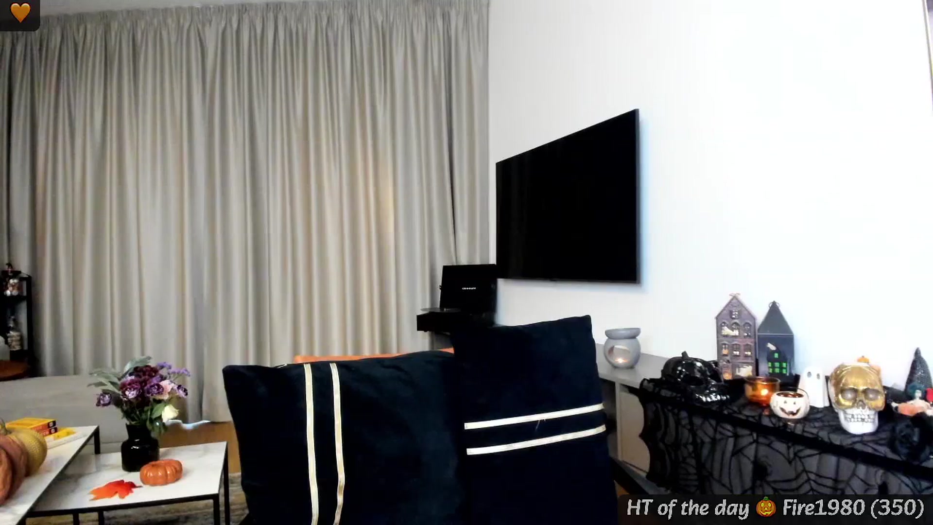 Gallery image thumbnail from Mi_Ha's myfreecams stream on, 10/20/2024, 16:45 image 2 of 20