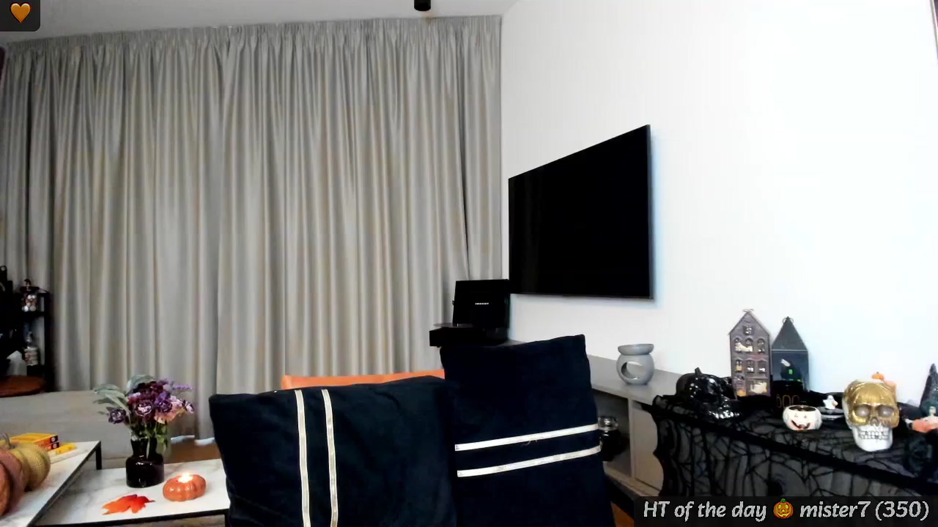 Gallery image thumbnail from Mi_Ha's myfreecams stream on, 10/21/2024, 16:21 image 16 of 20