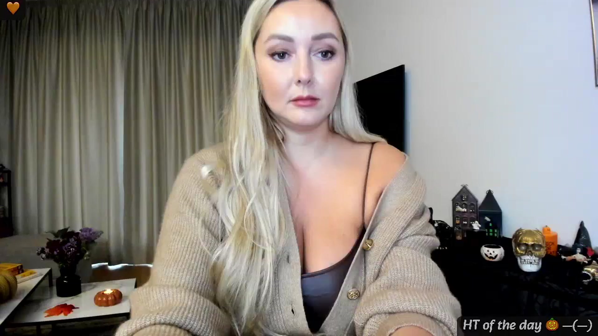 Gallery image thumbnail from Mi_Ha's myfreecams stream on, 10/23/2024, 12:19 image 13 of 20