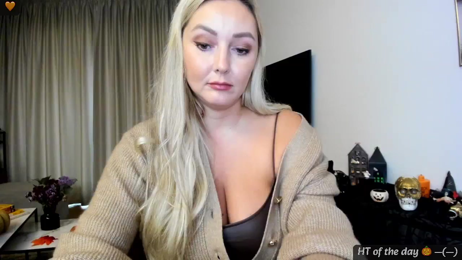 Gallery image thumbnail from Mi_Ha's myfreecams stream on, 10/23/2024, 12:19 image 15 of 20