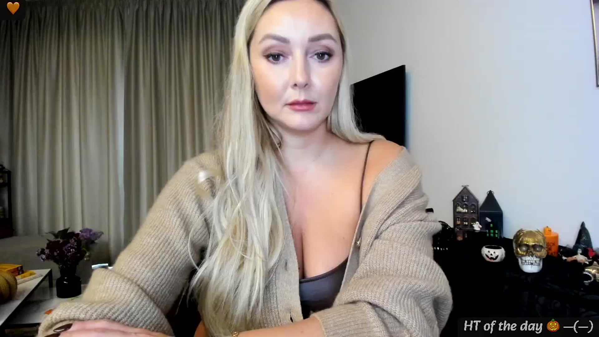 Gallery image thumbnail from Mi_Ha's myfreecams stream on, 10/23/2024, 12:19 image 14 of 20