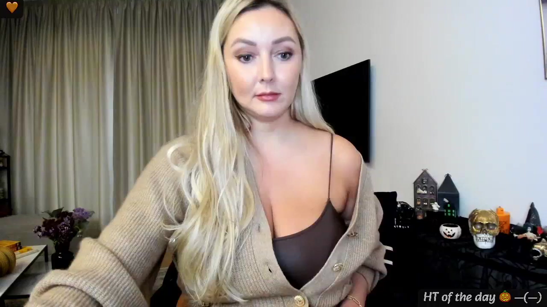Gallery image thumbnail from Mi_Ha's myfreecams stream on, 10/23/2024, 12:19 image 10 of 20