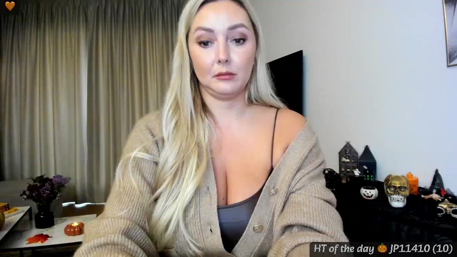 Gallery image thumbnail from Mi_Ha's myfreecams stream on, 10/23/2024, 13:25 image 5 of 20