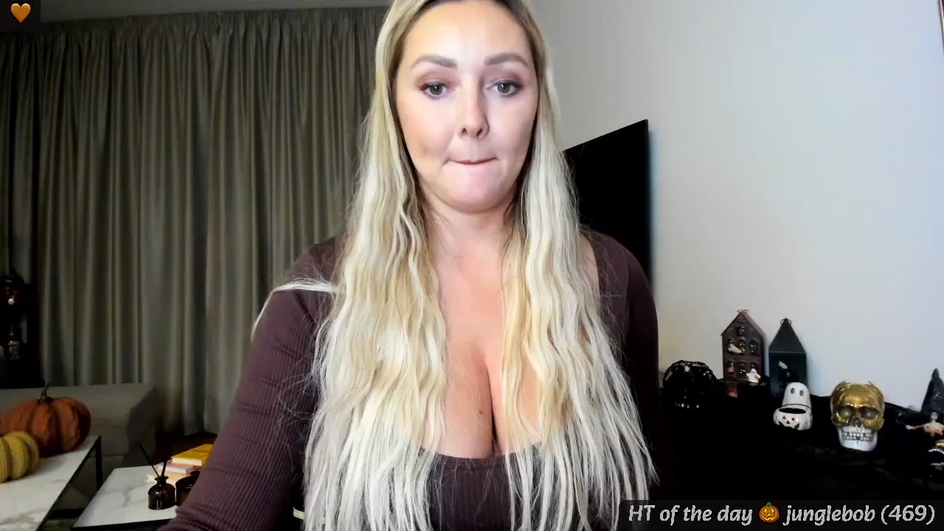 Gallery image thumbnail from Mi_Ha's myfreecams stream on, 10/28/2024, 21:34 image 19 of 20