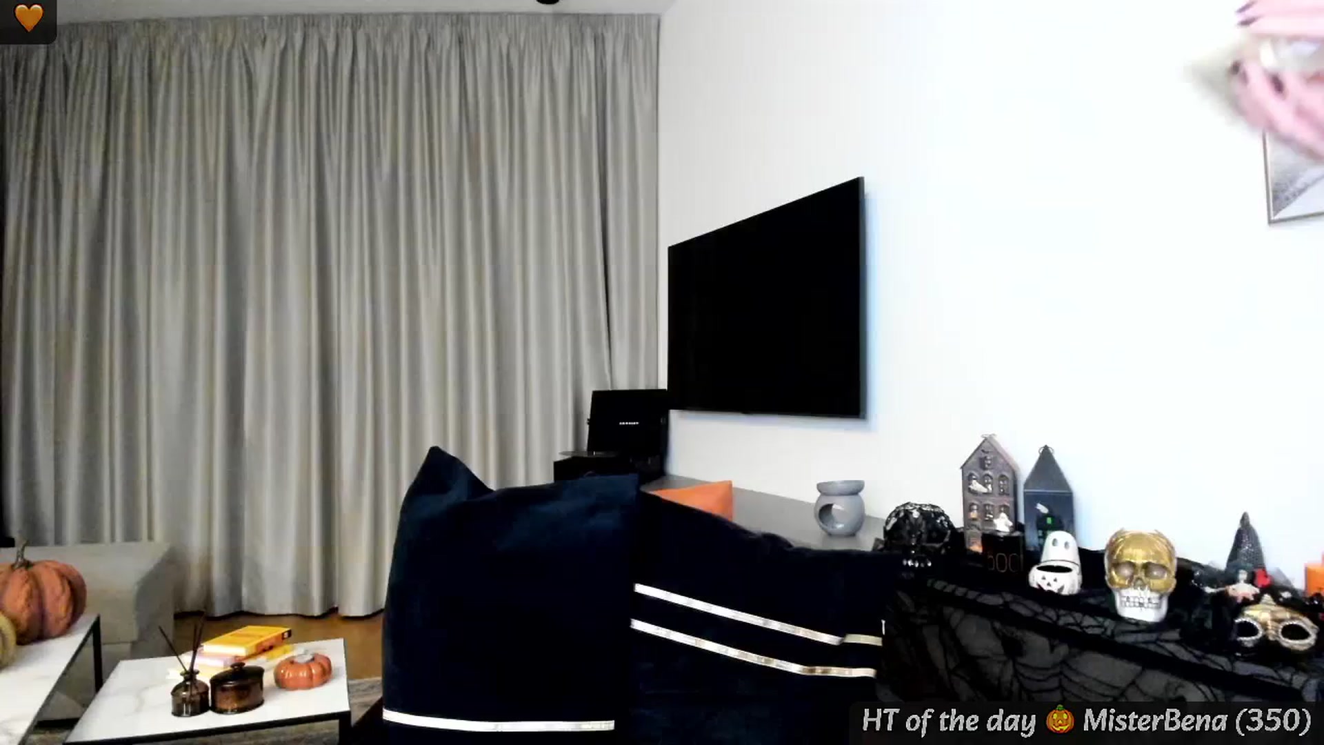 Gallery image thumbnail from Mi_Ha's myfreecams stream on, 10/28/2024, 21:34 image 1 of 20