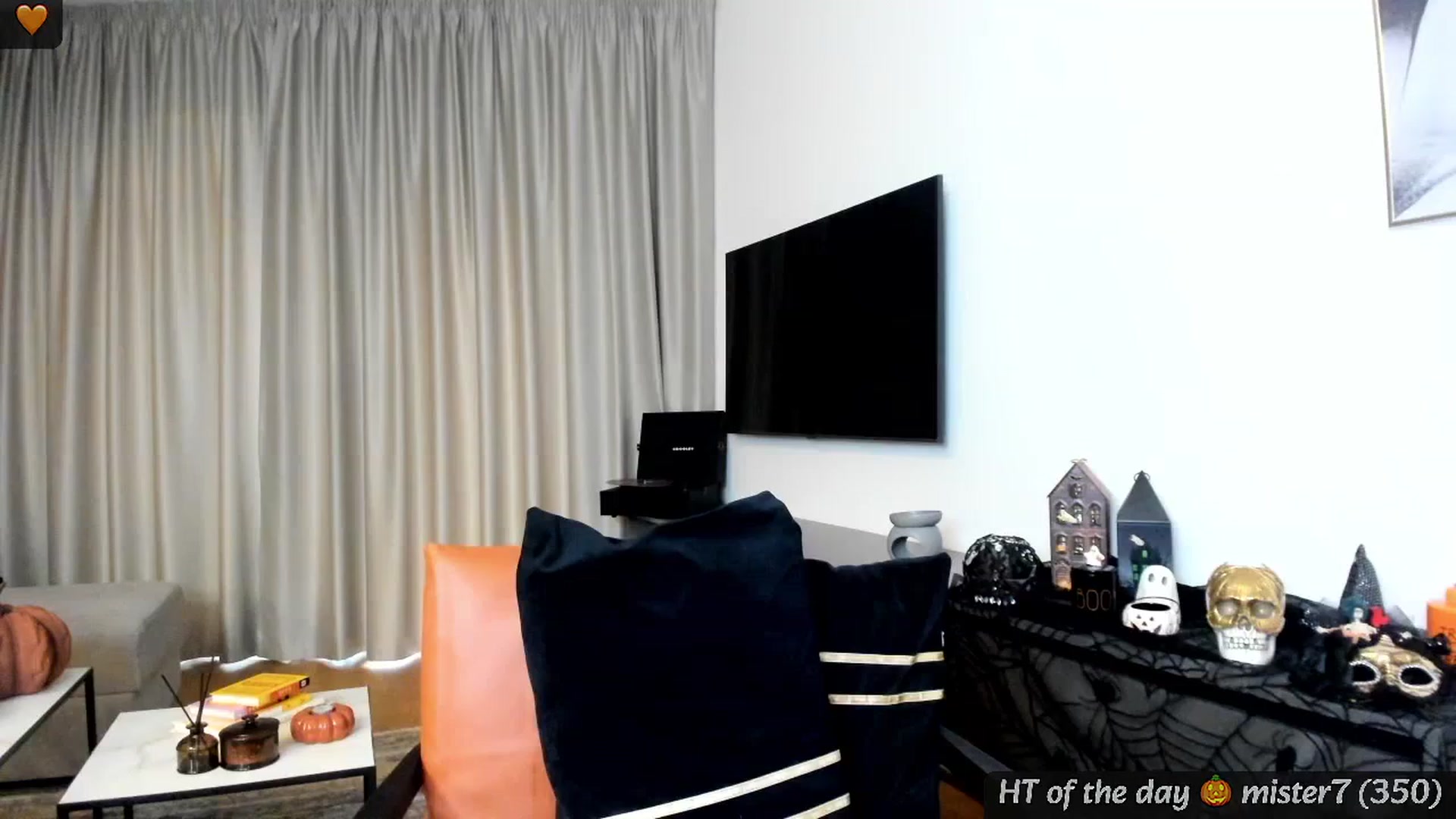 Gallery image thumbnail from Mi_Ha's myfreecams stream on, 10/29/2024, 16:50 image 9 of 20