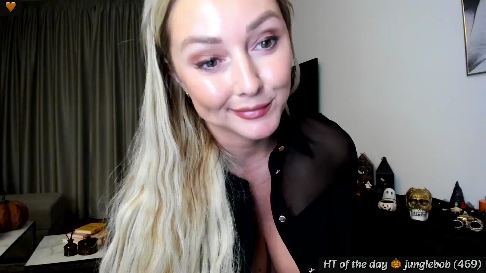 Gallery image thumbnail from Mi_Ha's myfreecams stream on, 10/29/2024, 17:22 image 6 of 20