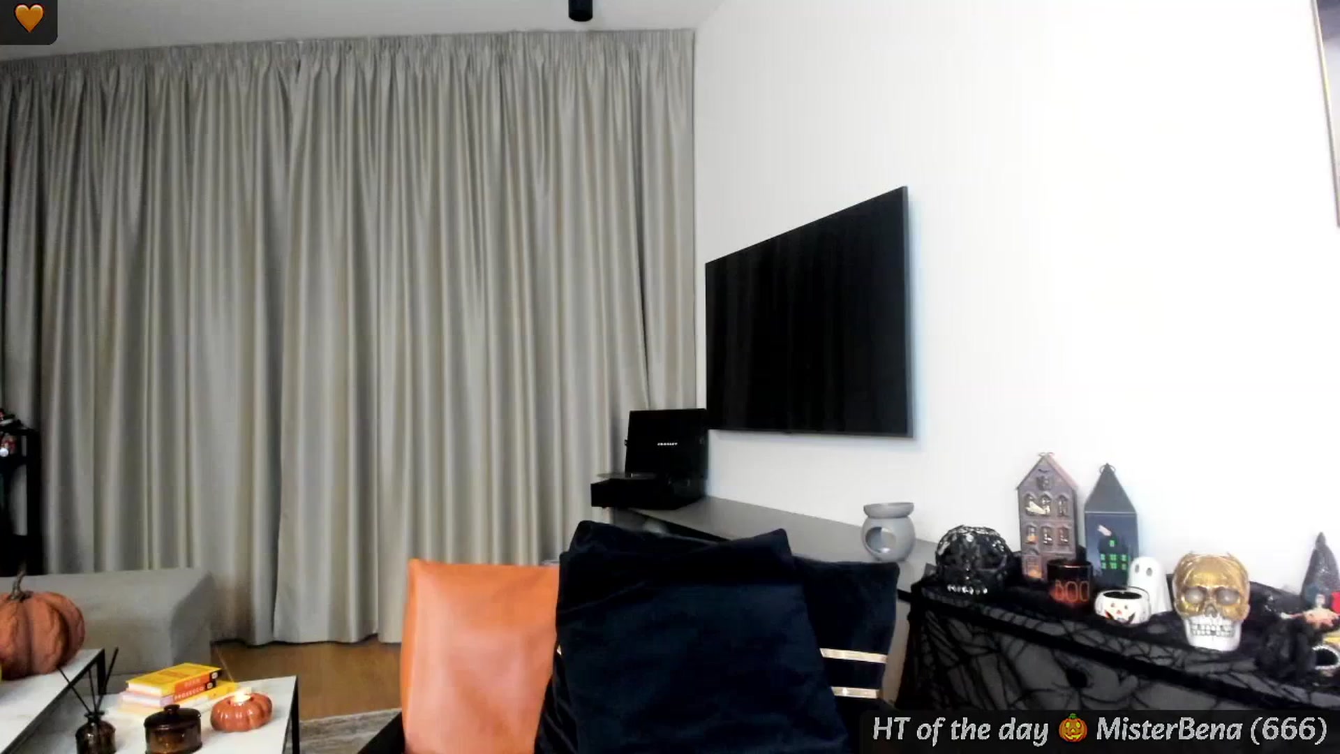 Gallery image thumbnail from Mi_Ha's myfreecams stream on, 10/31/2024, 17:01 image 14 of 20