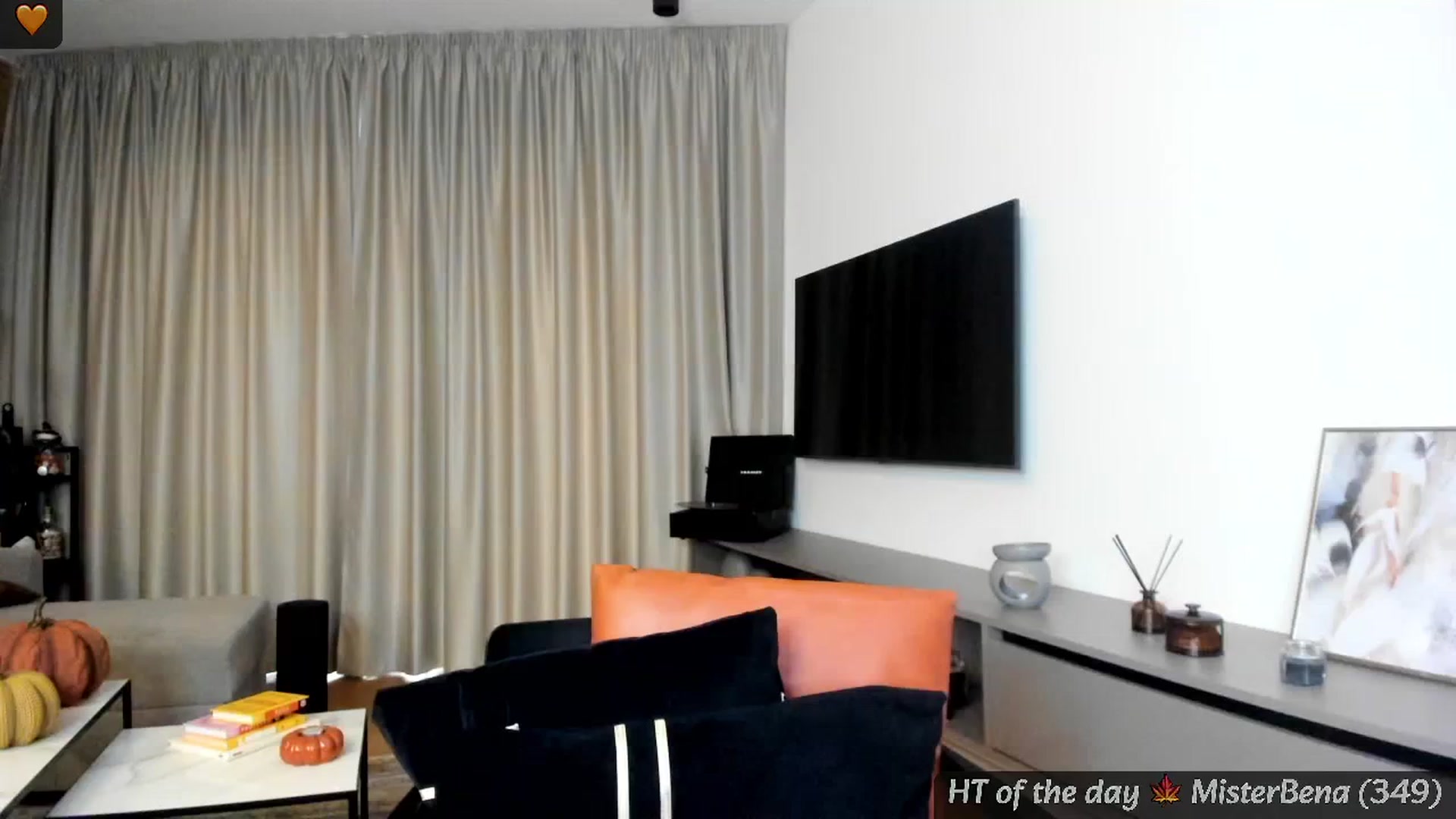 Gallery image thumbnail from Mi_Ha's myfreecams stream on, 11/03/2024, 15:27 image 5 of 20