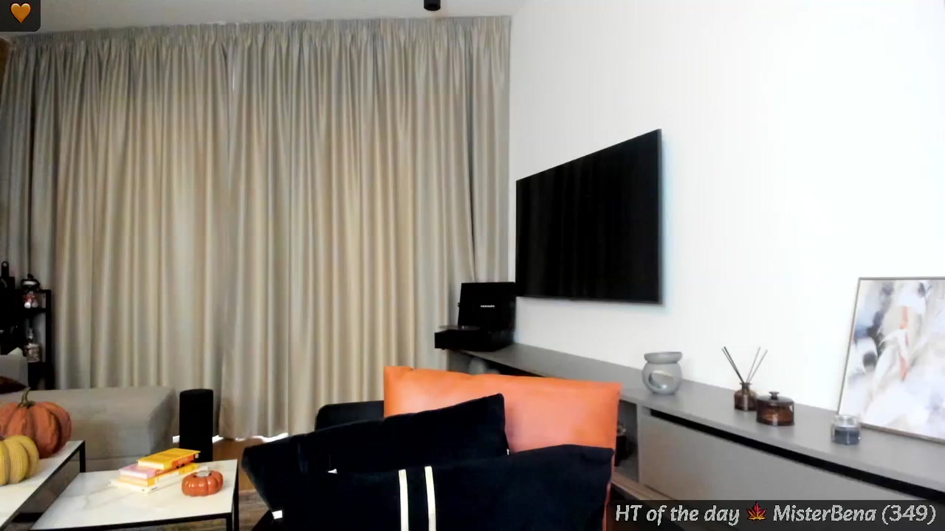 Gallery image thumbnail from Mi_Ha's myfreecams stream on, 11/03/2024, 15:27 image 4 of 20