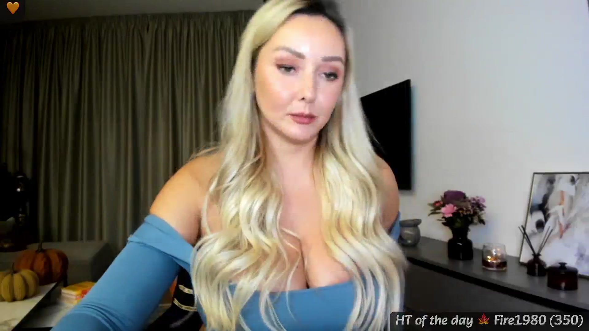 Gallery image thumbnail from Mi_Ha's myfreecams stream on, 11/06/2024, 16:11 image 16 of 20