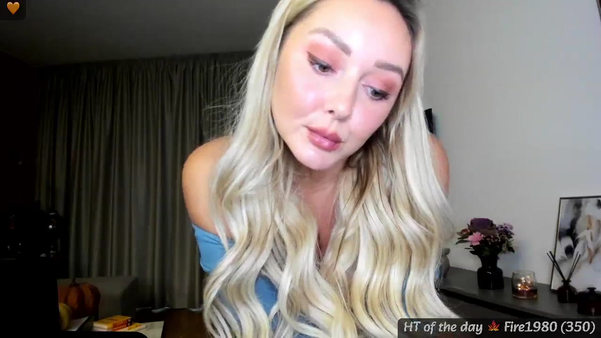 Gallery image thumbnail from Mi_Ha's myfreecams stream on, 11/06/2024, 16:11 image 4 of 20