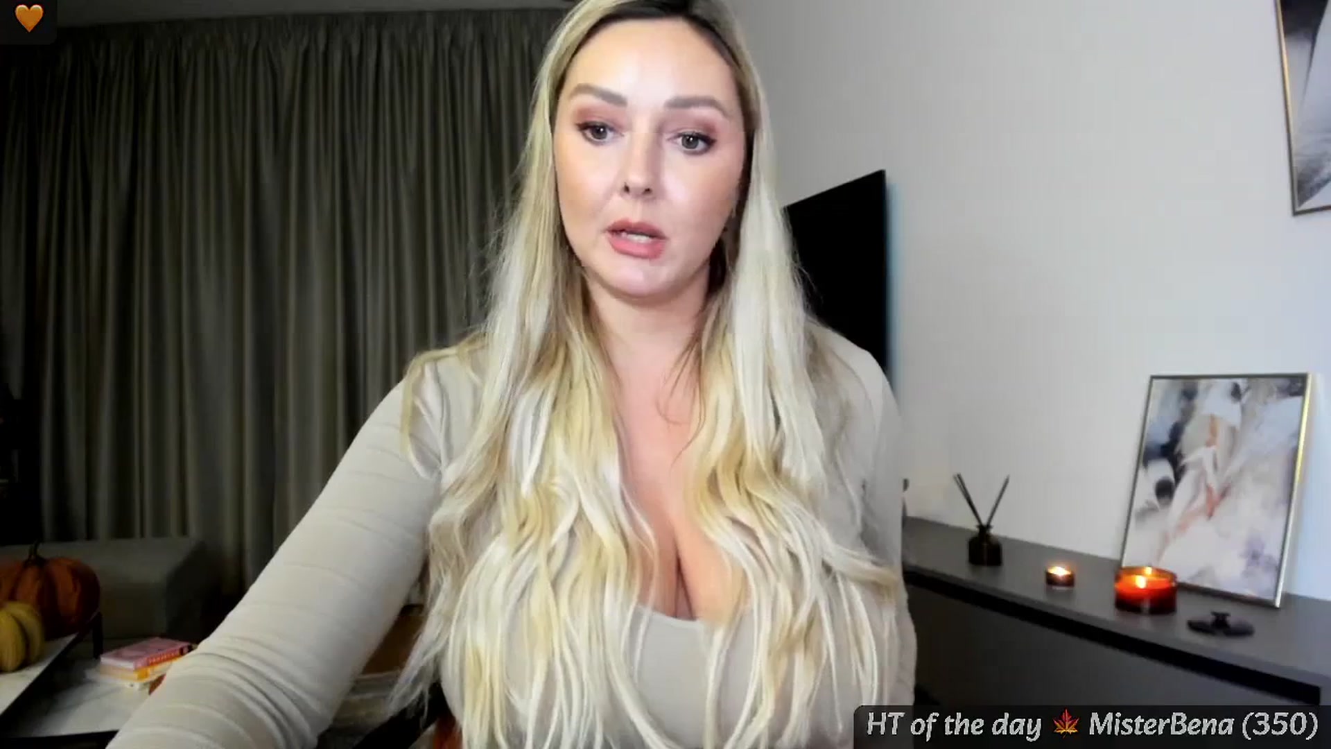 Gallery image thumbnail from Mi_Ha's myfreecams stream on, 11/11/2024, 16:36 image 17 of 20