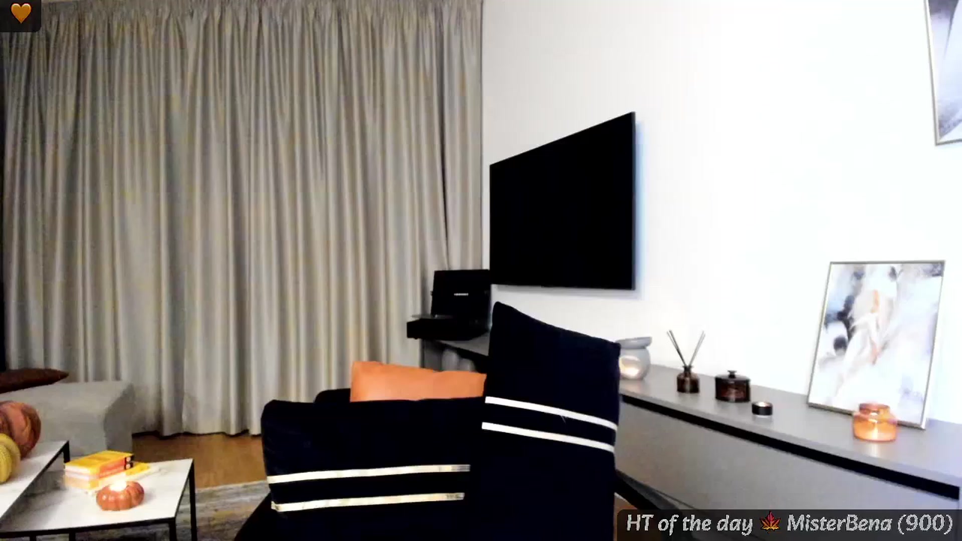 Gallery image thumbnail from Mi_Ha's myfreecams stream on, 11/17/2024, 17:20 image 11 of 20