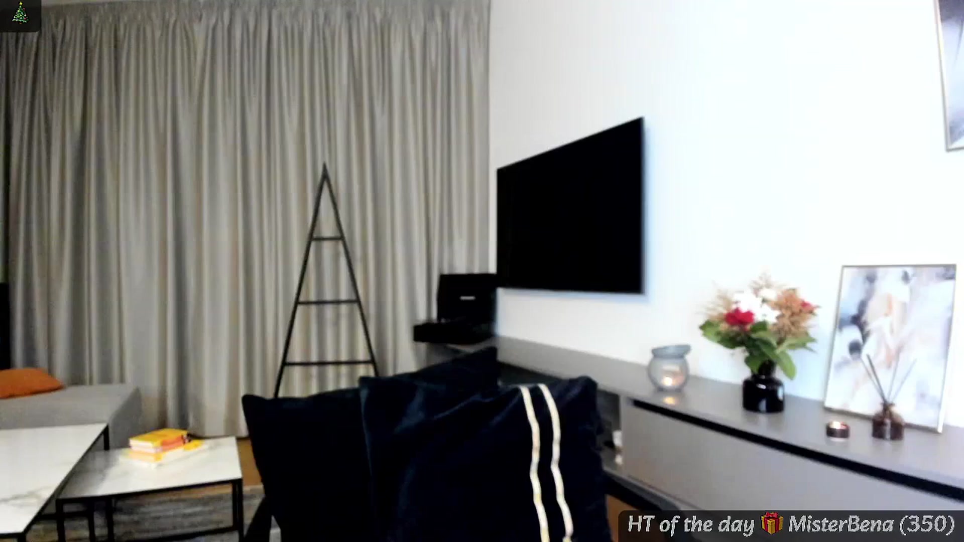 Gallery image thumbnail from Mi_Ha's myfreecams stream on, 12/06/2024, 16:22 image 11 of 20