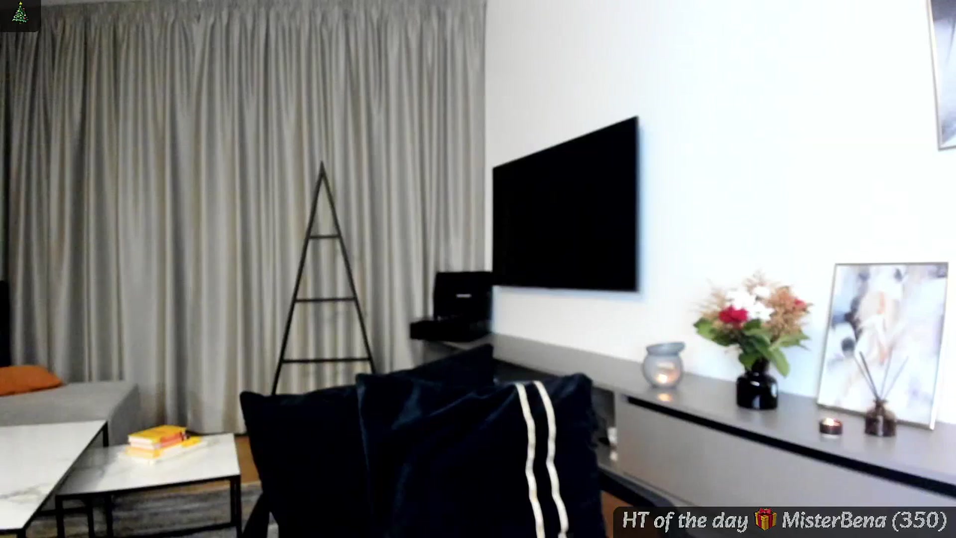 Gallery image thumbnail from Mi_Ha's myfreecams stream on, 12/06/2024, 16:22 image 12 of 20