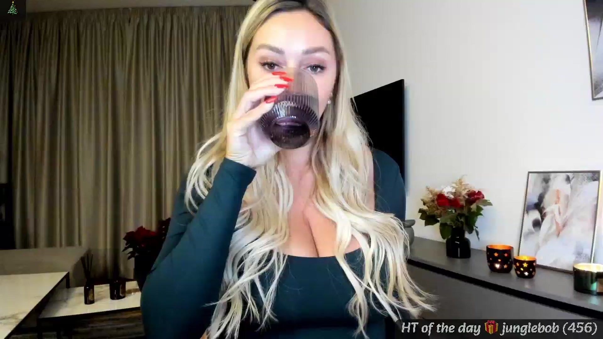Gallery image thumbnail from Mi_Ha's myfreecams stream on, 12/09/2024, 22:23 image 4 of 20