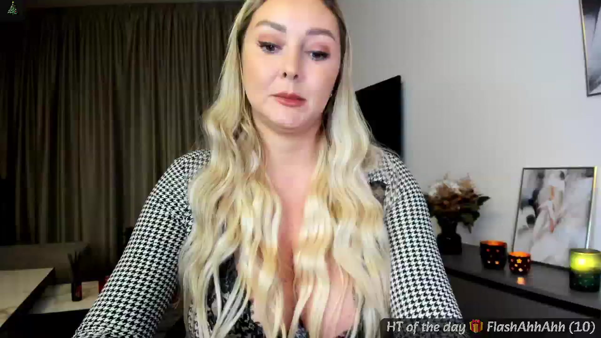Gallery image thumbnail from Mi_Ha's myfreecams stream on, 12/12/2024, 15:39 image 5 of 20