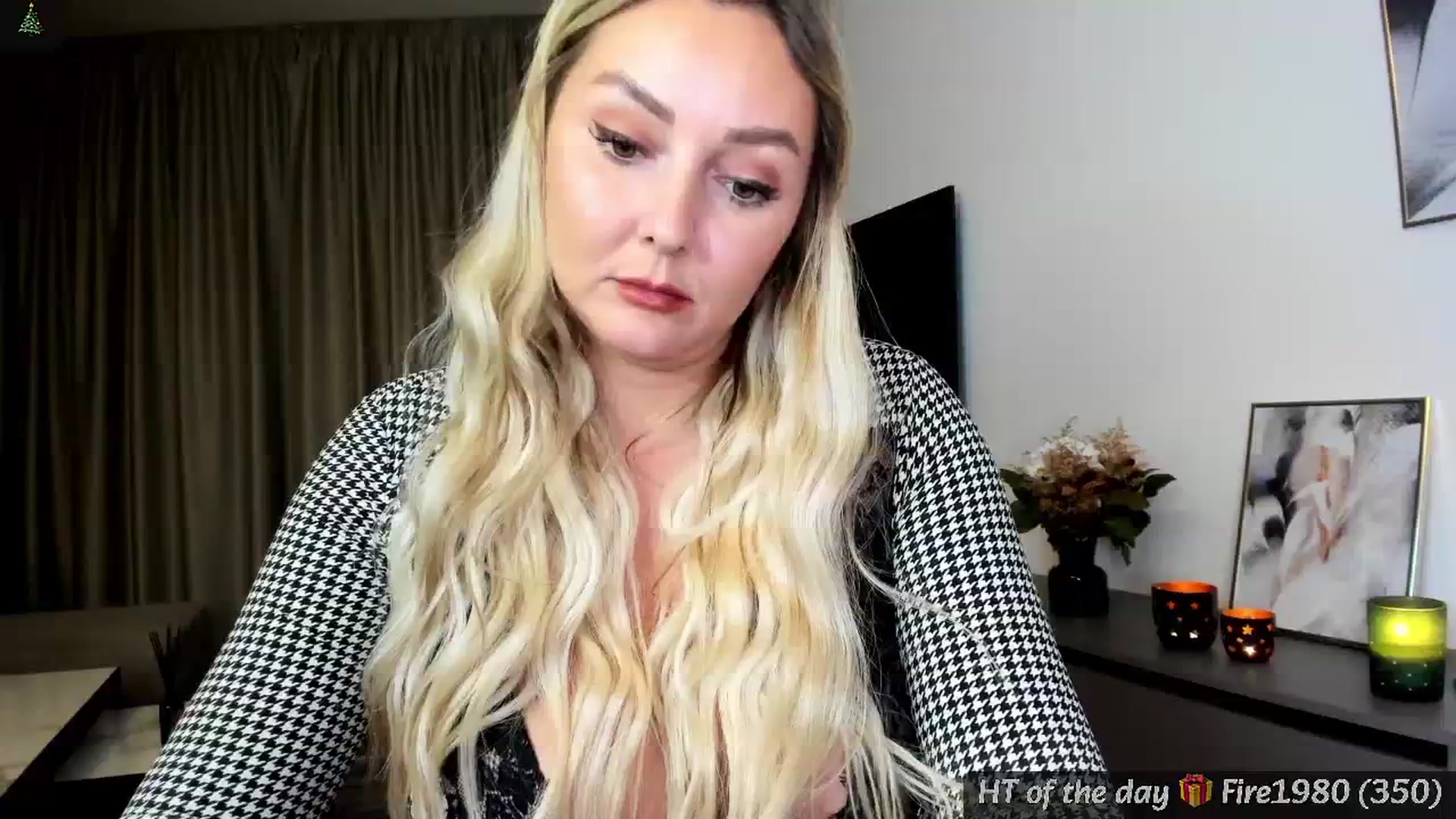 Gallery image thumbnail from Mi_Ha's myfreecams stream on, 12/12/2024, 17:44 image 6 of 20