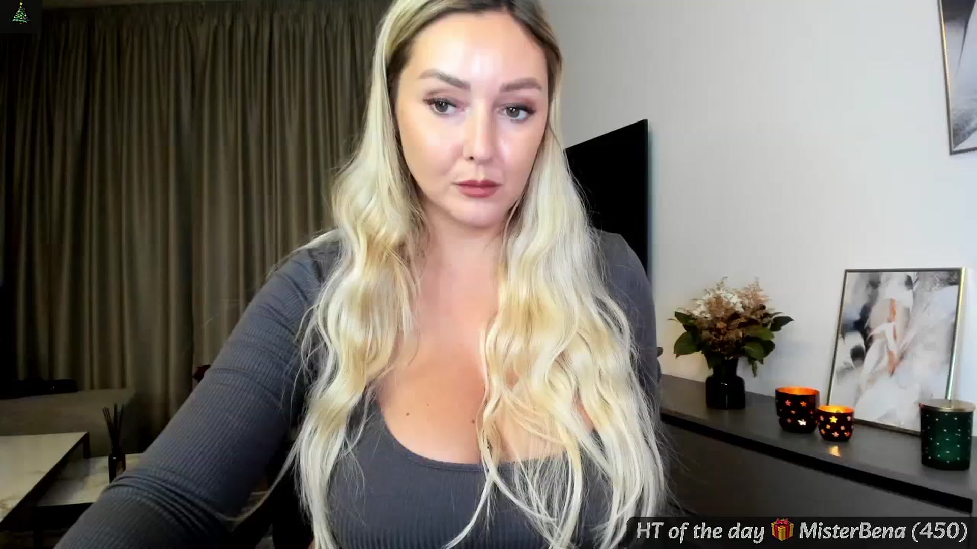 Gallery image thumbnail from Mi_Ha's myfreecams stream on, 12/13/2024, 17:10 image 12 of 20