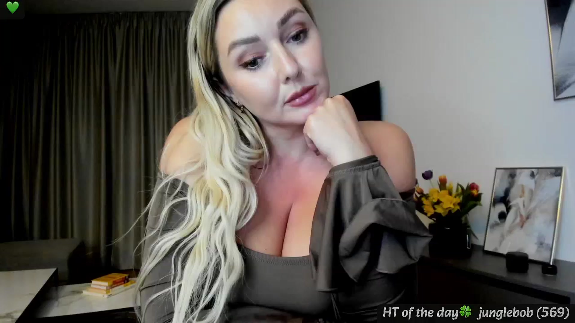 Gallery image thumbnail from Mi_Ha's myfreecams stream on, 03/24/2025, 18:21 image 13 of 20