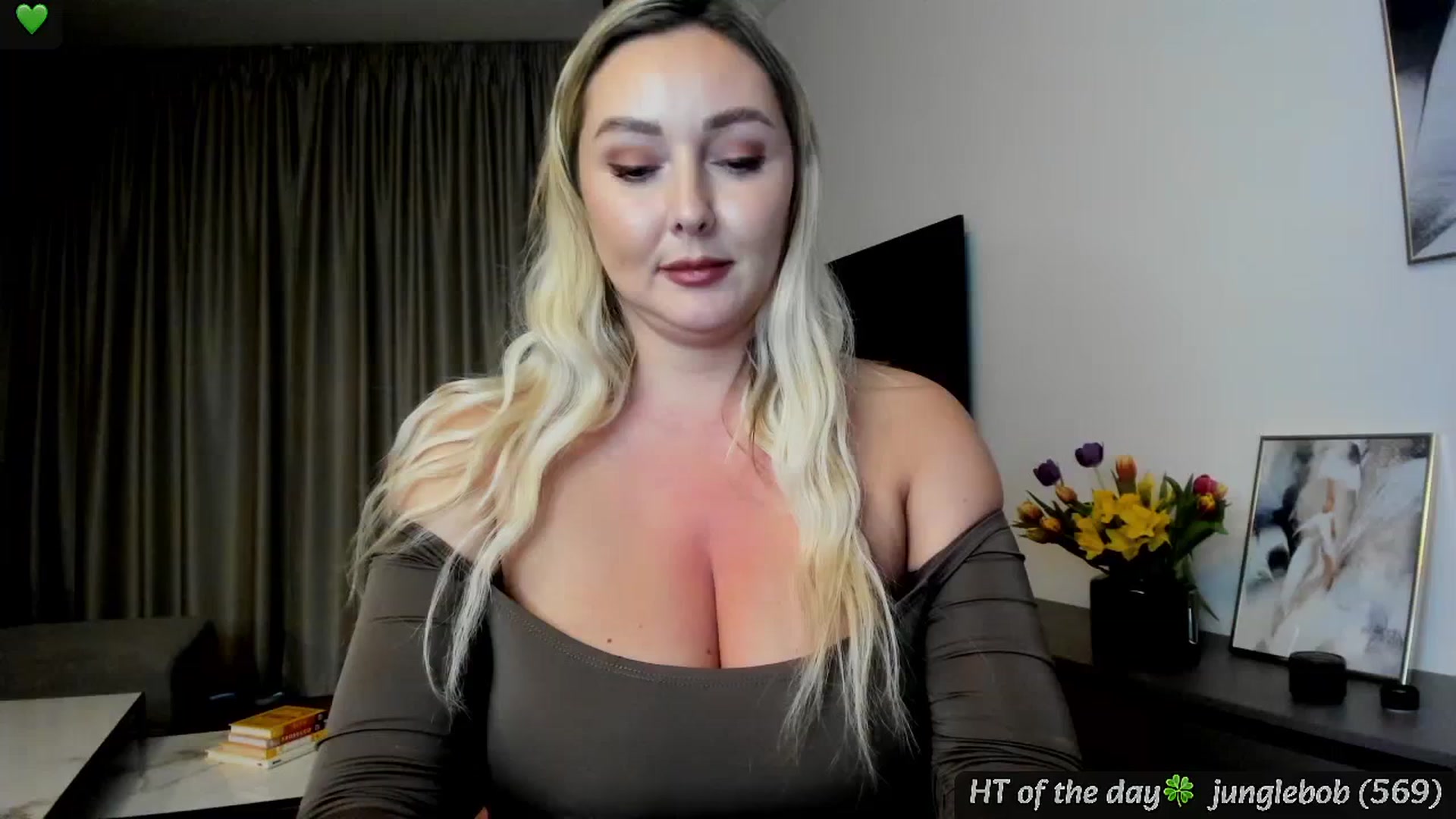 Gallery image thumbnail from Mi_Ha's myfreecams stream on, 03/24/2025, 18:21 image 8 of 20