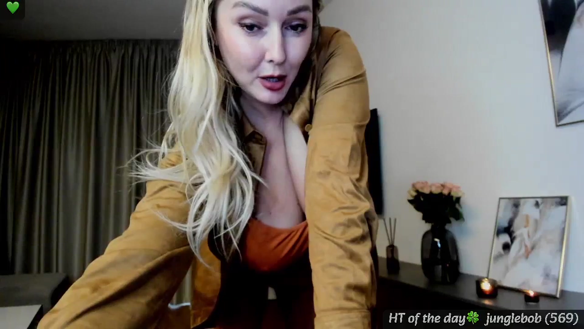 Gallery image thumbnail from Mi_Ha's myfreecams stream on, 03/31/2025, 17:10 image 13 of 20