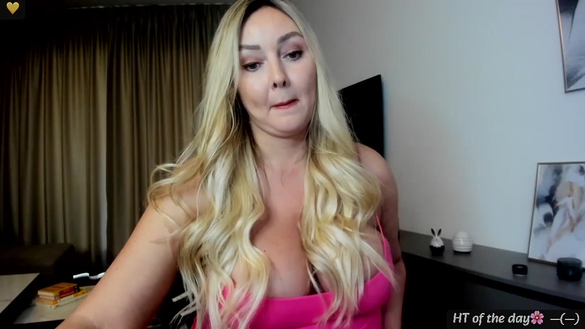 Gallery image thumbnail from Mi_Ha's myfreecams stream on, 04/14/2025, 14:53 image 3 of 20