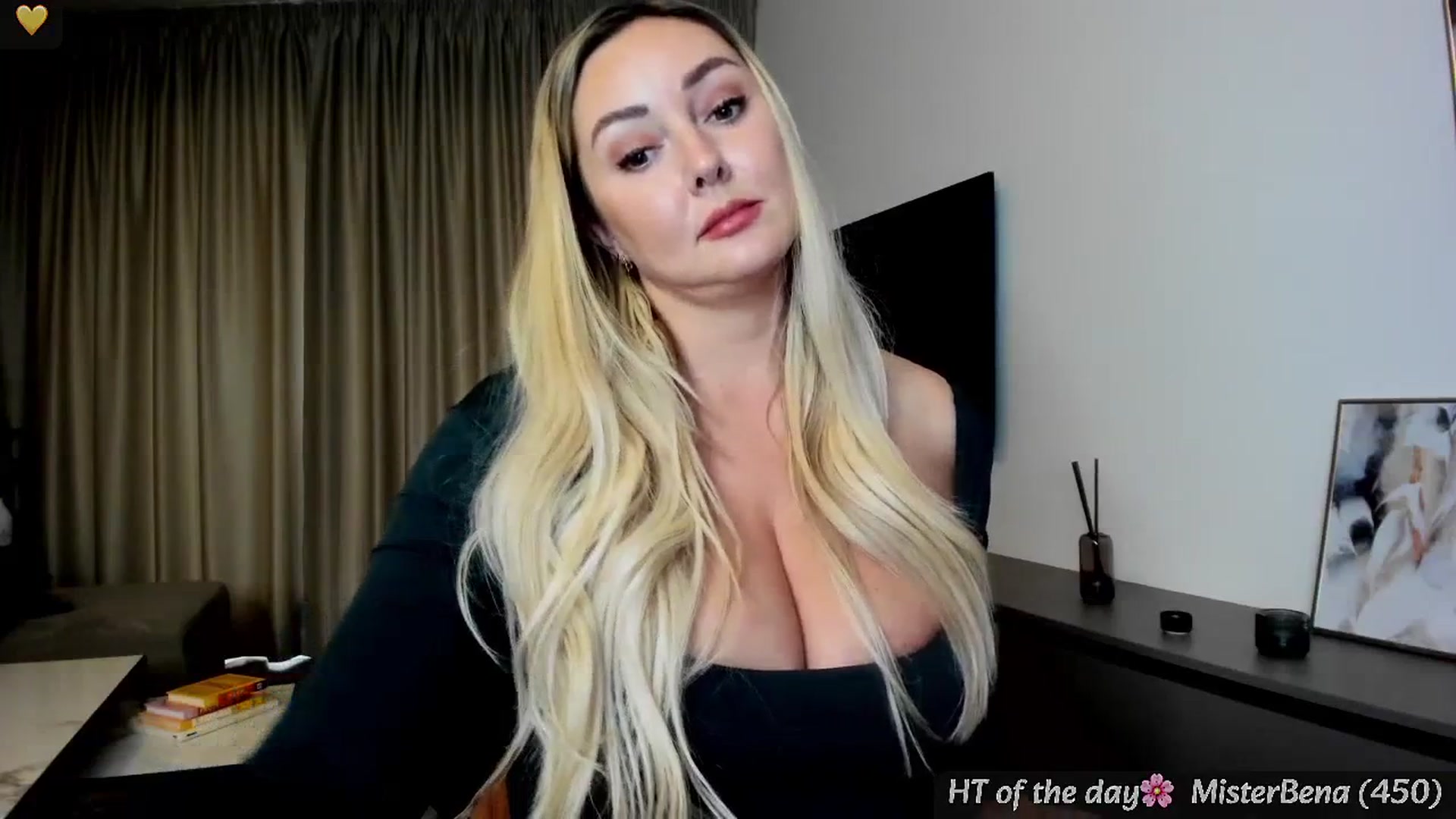 Gallery image thumbnail from Mi_Ha's myfreecams stream on, 04/23/2025, 15:44 image 18 of 20