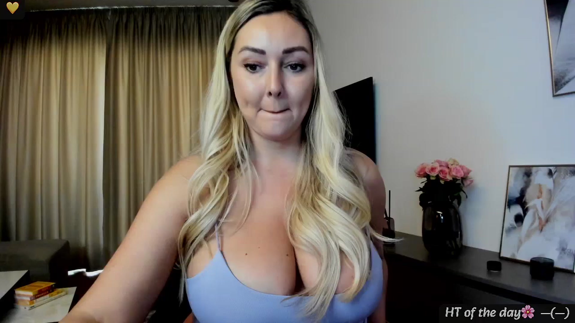 Gallery image thumbnail from Mi_Ha's myfreecams stream on, 04/28/2025, 13:14 image 12 of 20