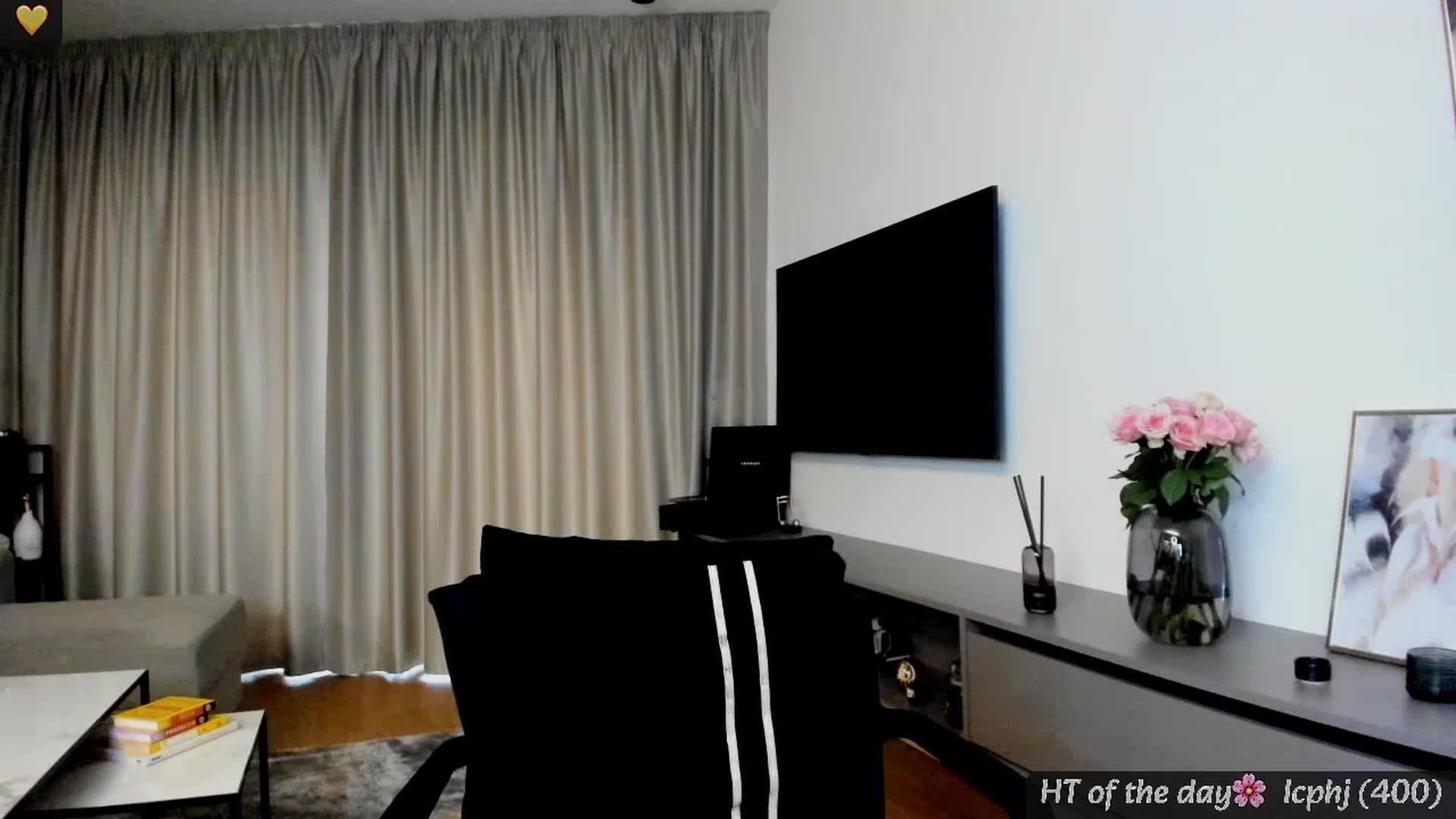 Gallery image thumbnail from Mi_Ha's myfreecams stream on, 04/28/2025, 16:46 image 18 of 20