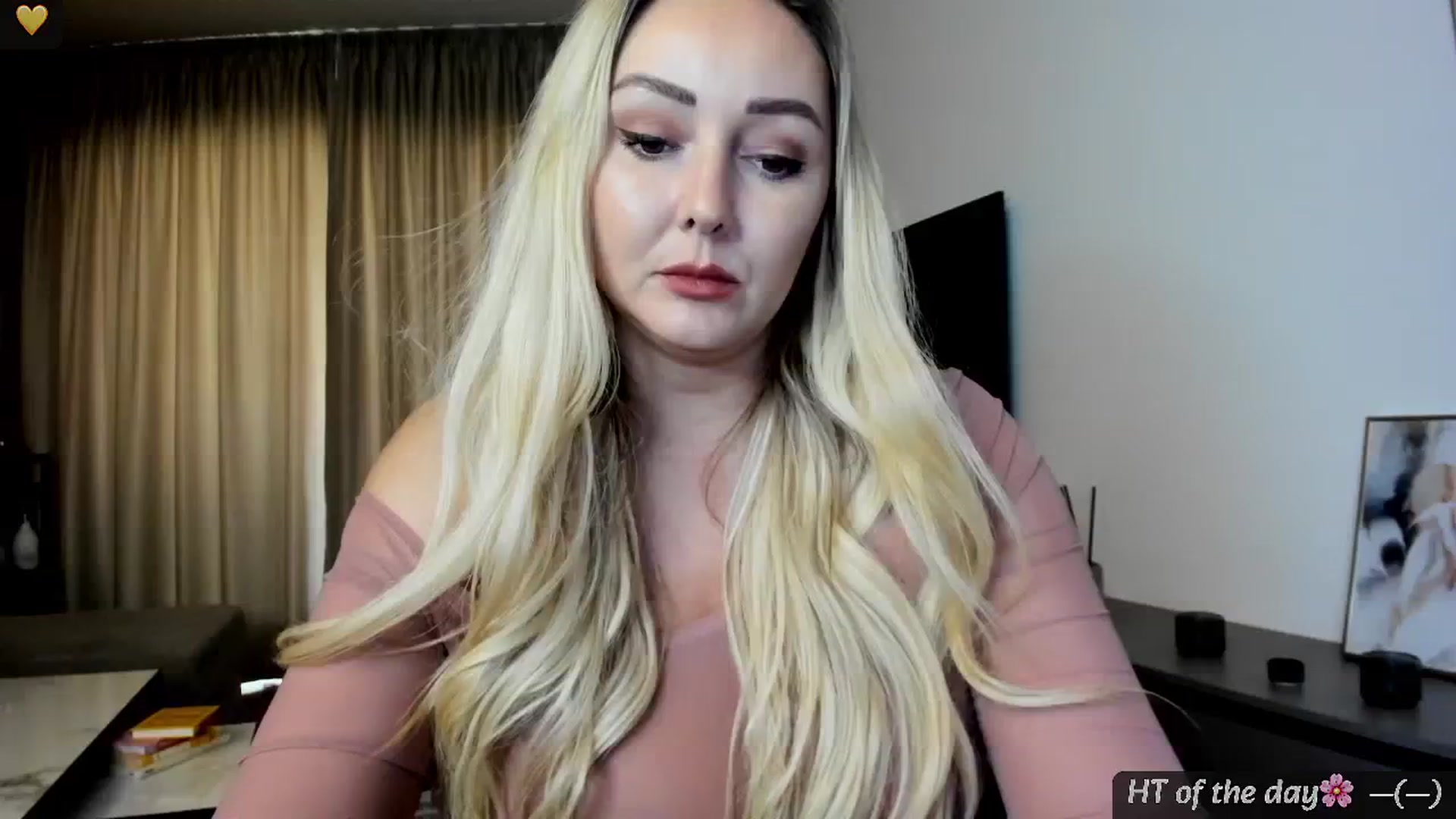 Gallery image thumbnail from Mi_Ha's myfreecams stream on, 05/10/2025, 14:44 image 3 of 20