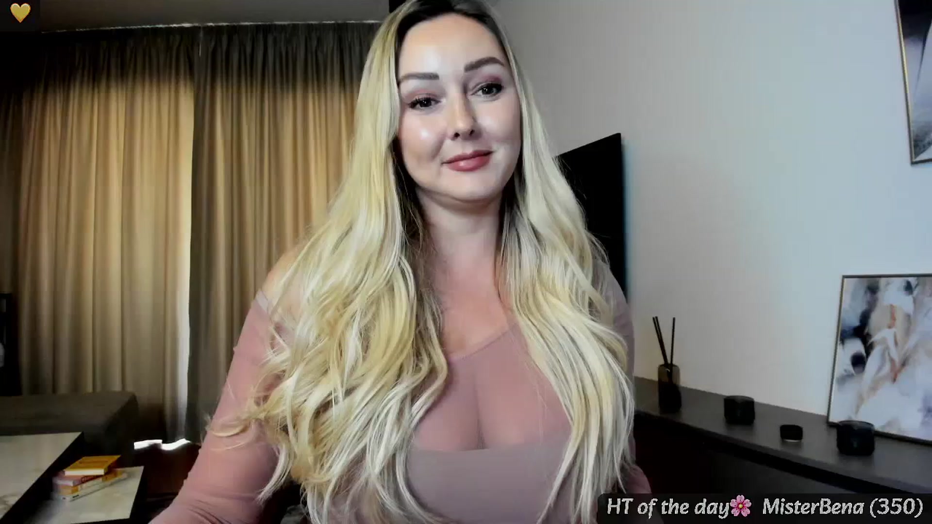 Gallery image thumbnail from Mi_Ha's myfreecams stream on, 05/10/2025, 14:44 image 12 of 20
