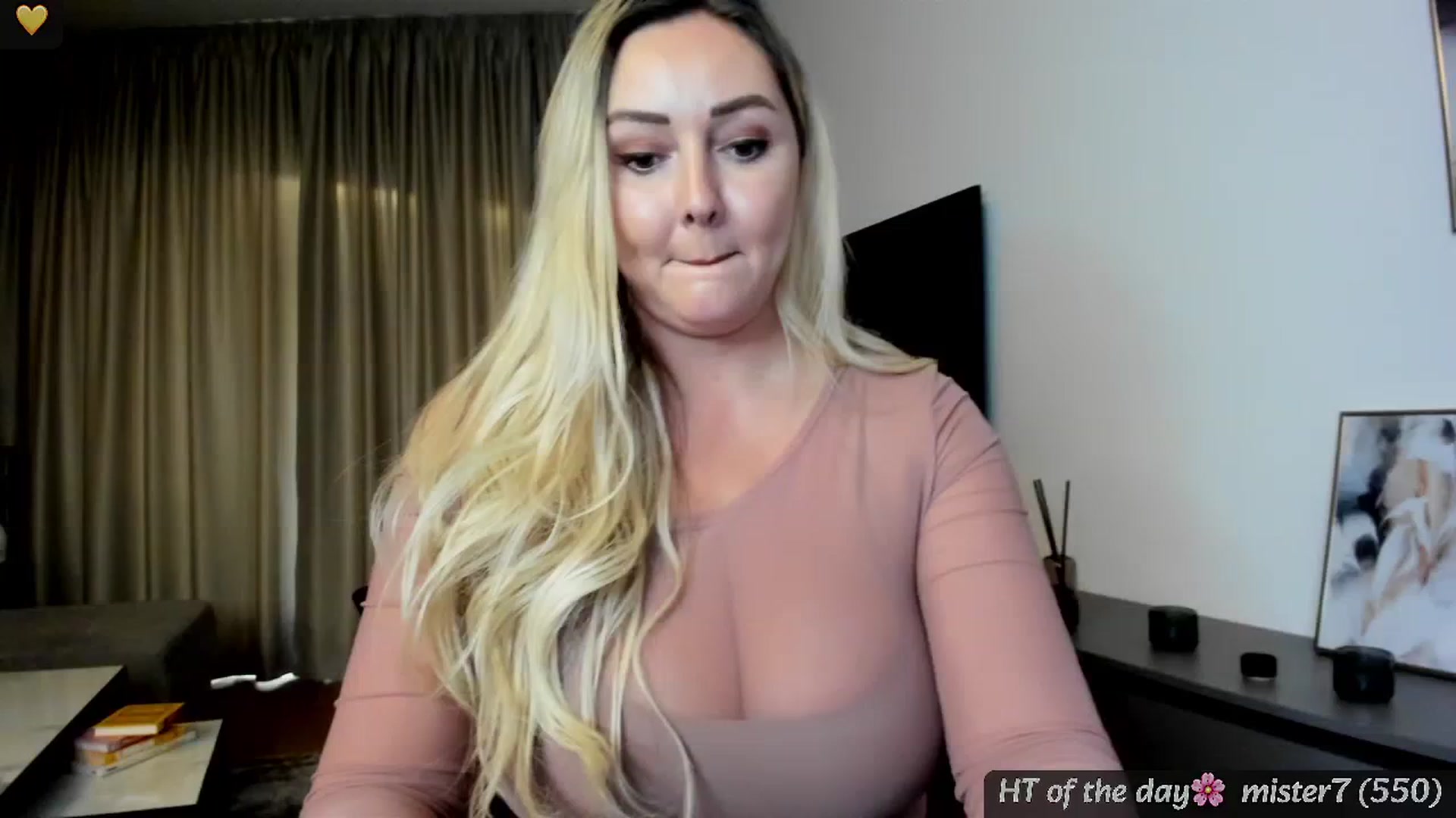 Gallery image thumbnail from Mi_Ha's myfreecams stream on, 05/10/2025, 16:34 image 20 of 20