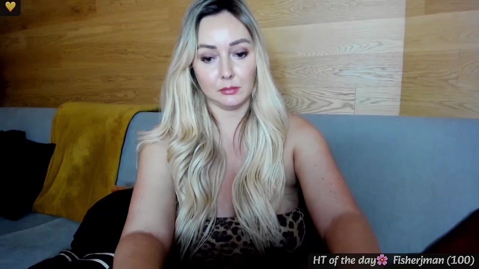 Gallery image thumbnail from Mi_Ha's myfreecams stream on, 05/20/2025, 14:18 image 8 of 20