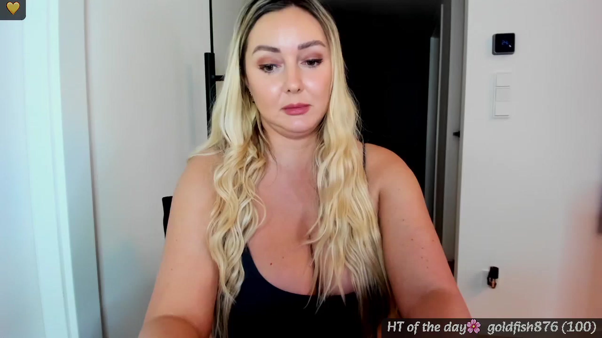 Gallery image thumbnail from Mi_Ha's myfreecams stream on, 05/21/2025, 16:38 image 2 of 20