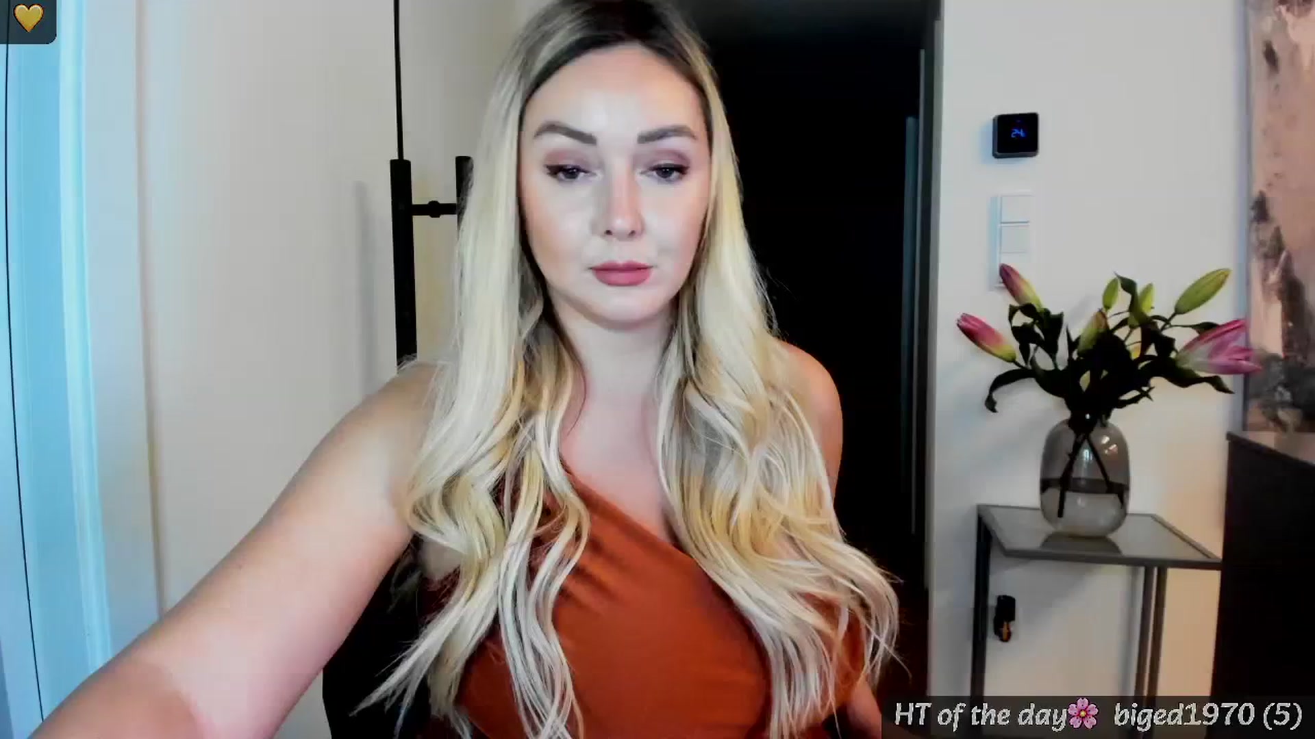 Gallery image thumbnail from Mi_Ha's myfreecams stream on, 05/25/2025, 13:59 image 11 of 20