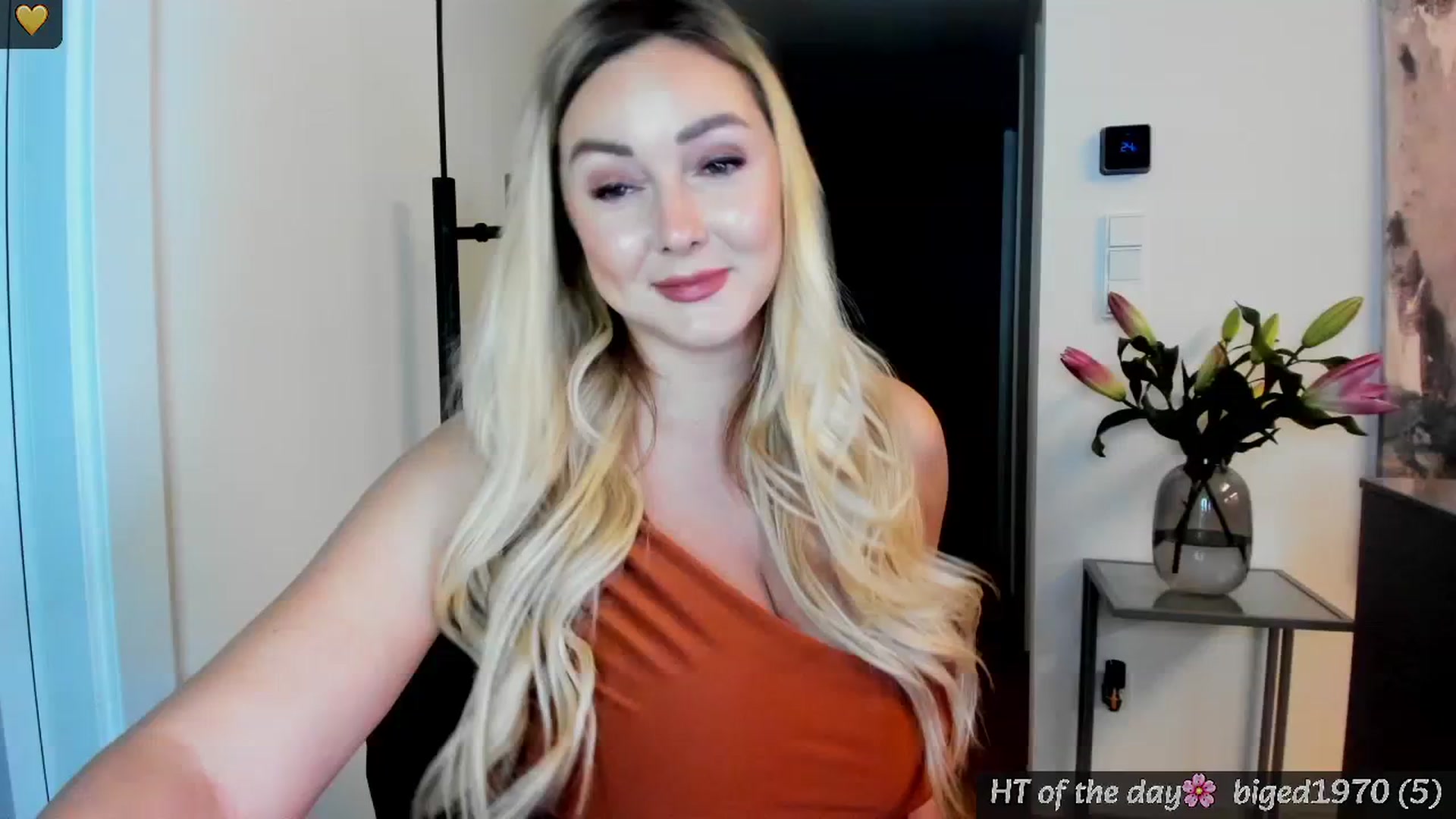 Gallery image thumbnail from Mi_Ha's myfreecams stream on, 05/25/2025, 13:59 image 6 of 20