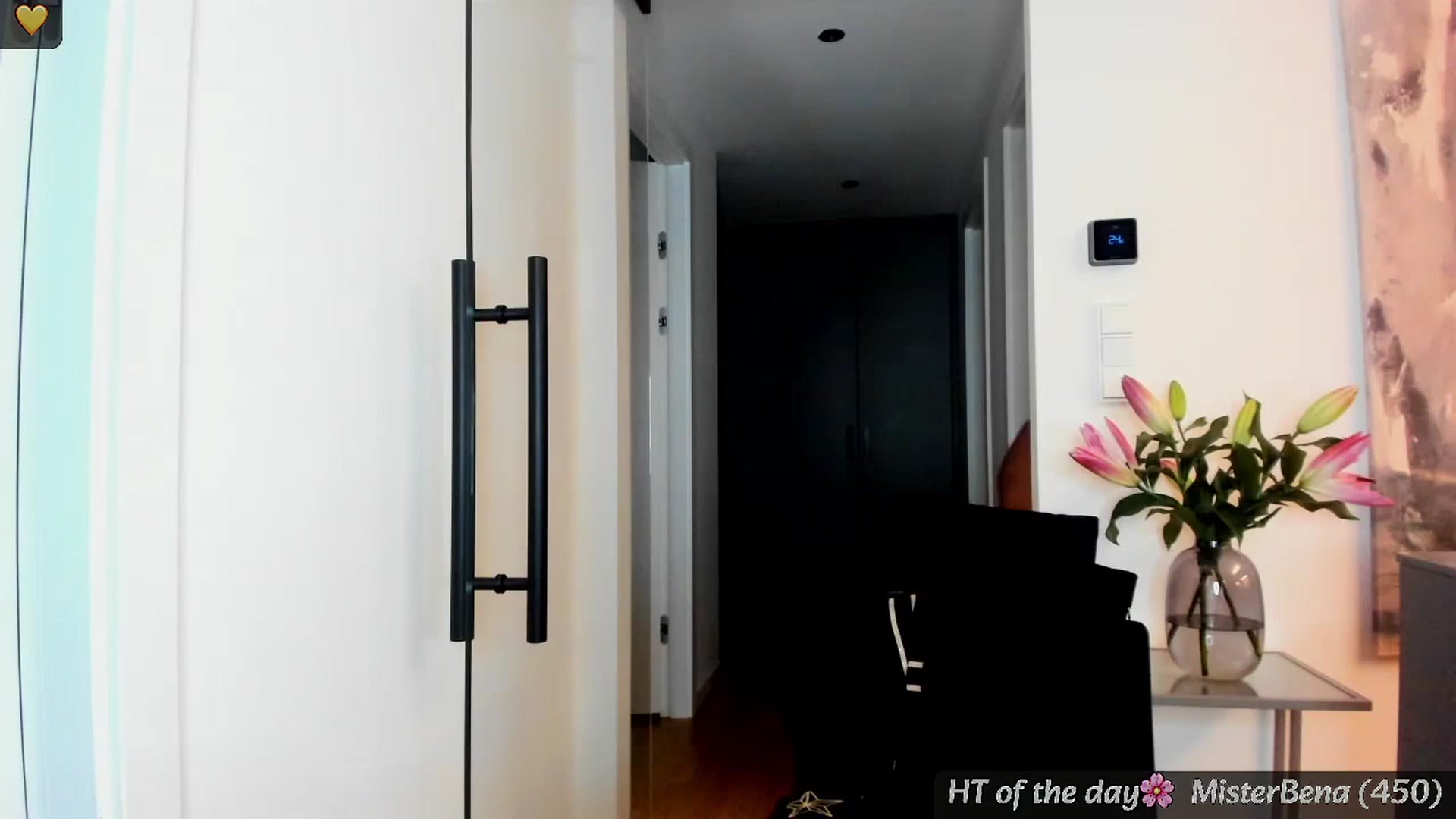 Gallery image thumbnail from Mi_Ha's myfreecams stream on, 05/26/2025, 15:49 image 16 of 20