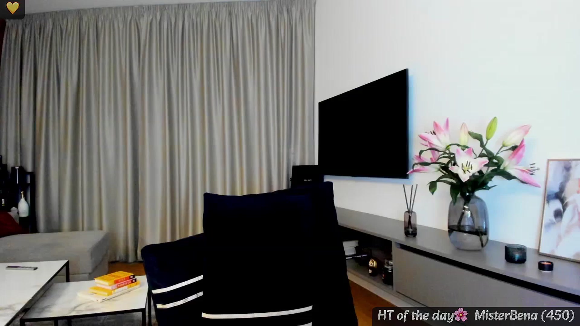 Gallery image thumbnail from Mi_Ha's myfreecams stream on, 05/28/2025, 16:44 image 4 of 20