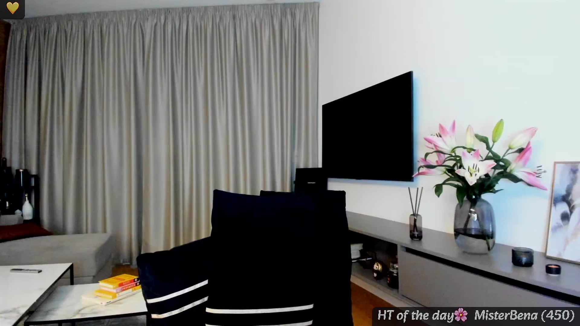 Gallery image thumbnail from Mi_Ha's myfreecams stream on, 05/28/2025, 17:53 image 9 of 20