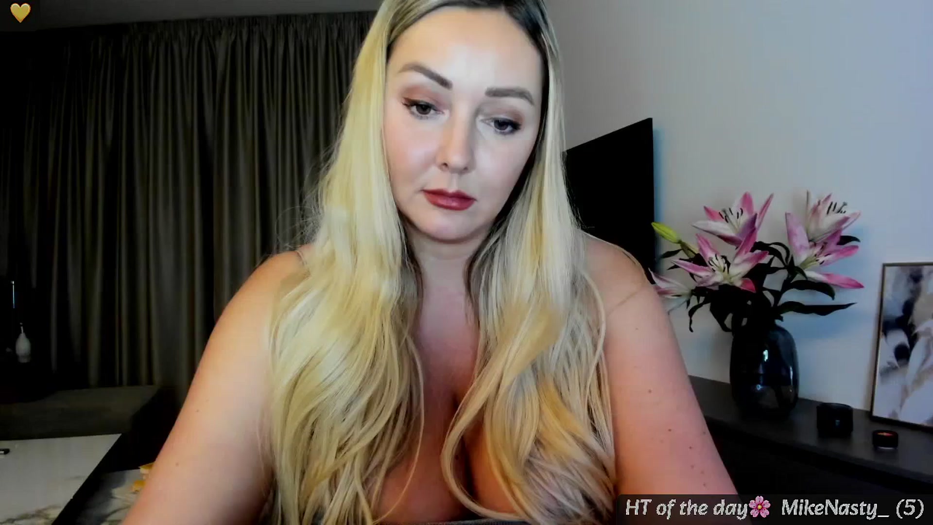 Gallery image thumbnail from Mi_Ha's myfreecams stream on, 05/29/2025, 21:45 image 6 of 20
