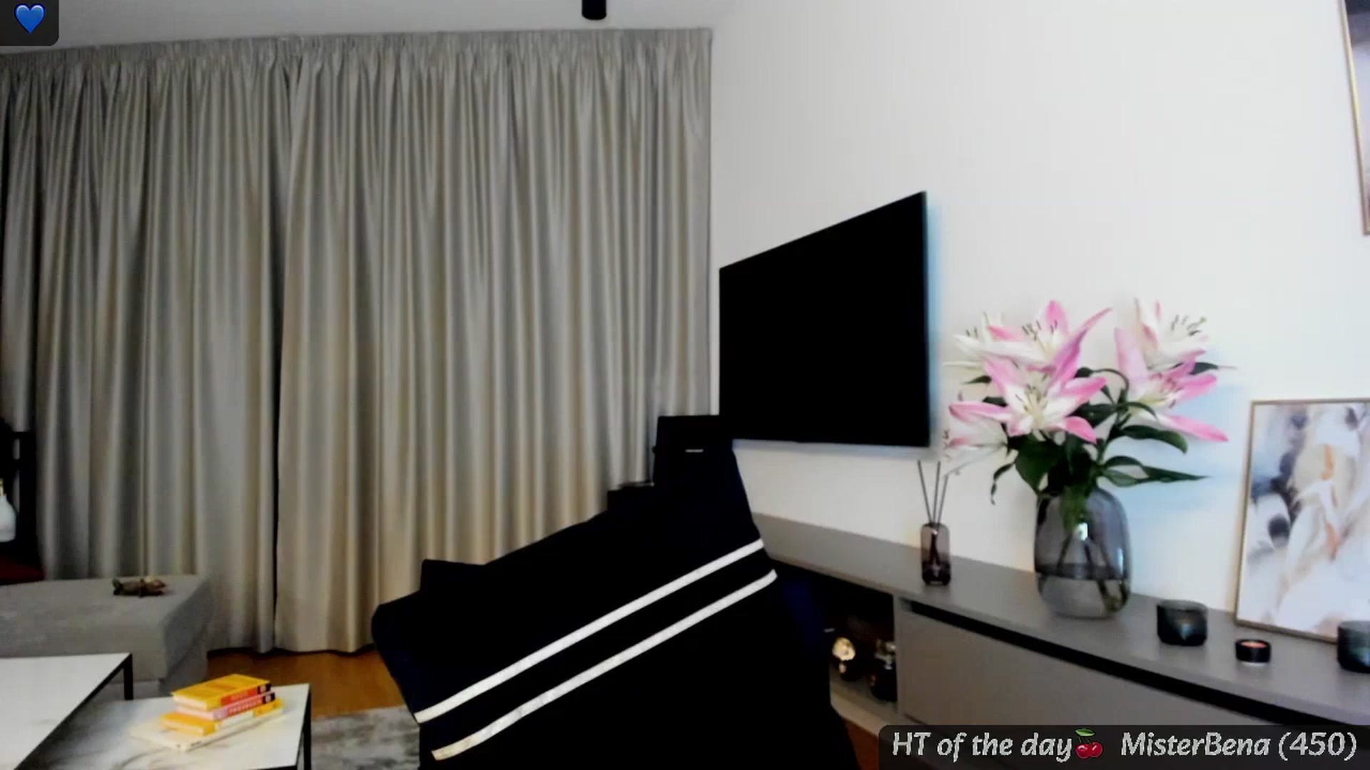 Gallery image thumbnail from Mi_Ha's myfreecams stream on, 06/01/2025, 23:44 image 17 of 20